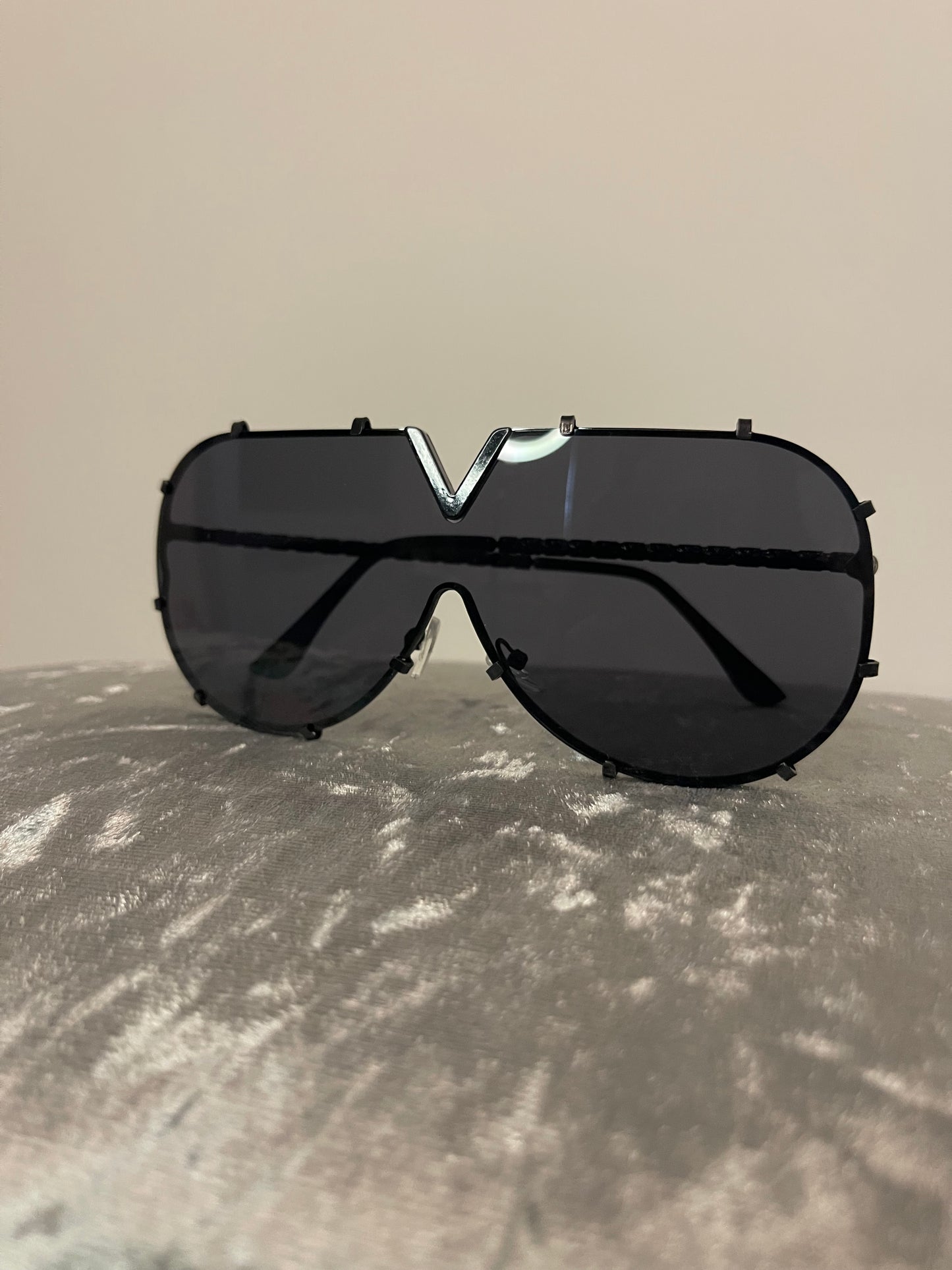 V SUNGLASSES🤎