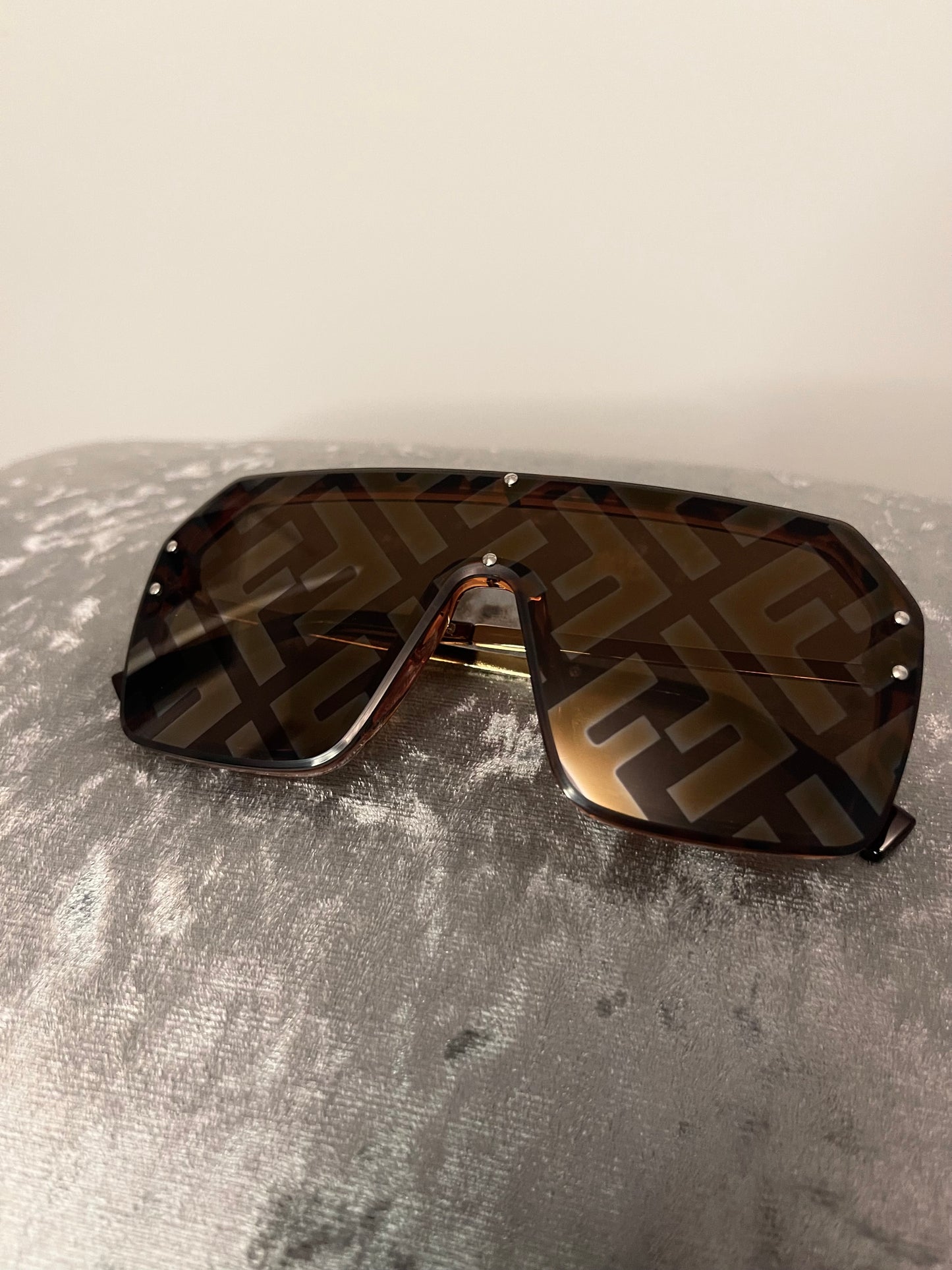 F SUNGLASSES🩵