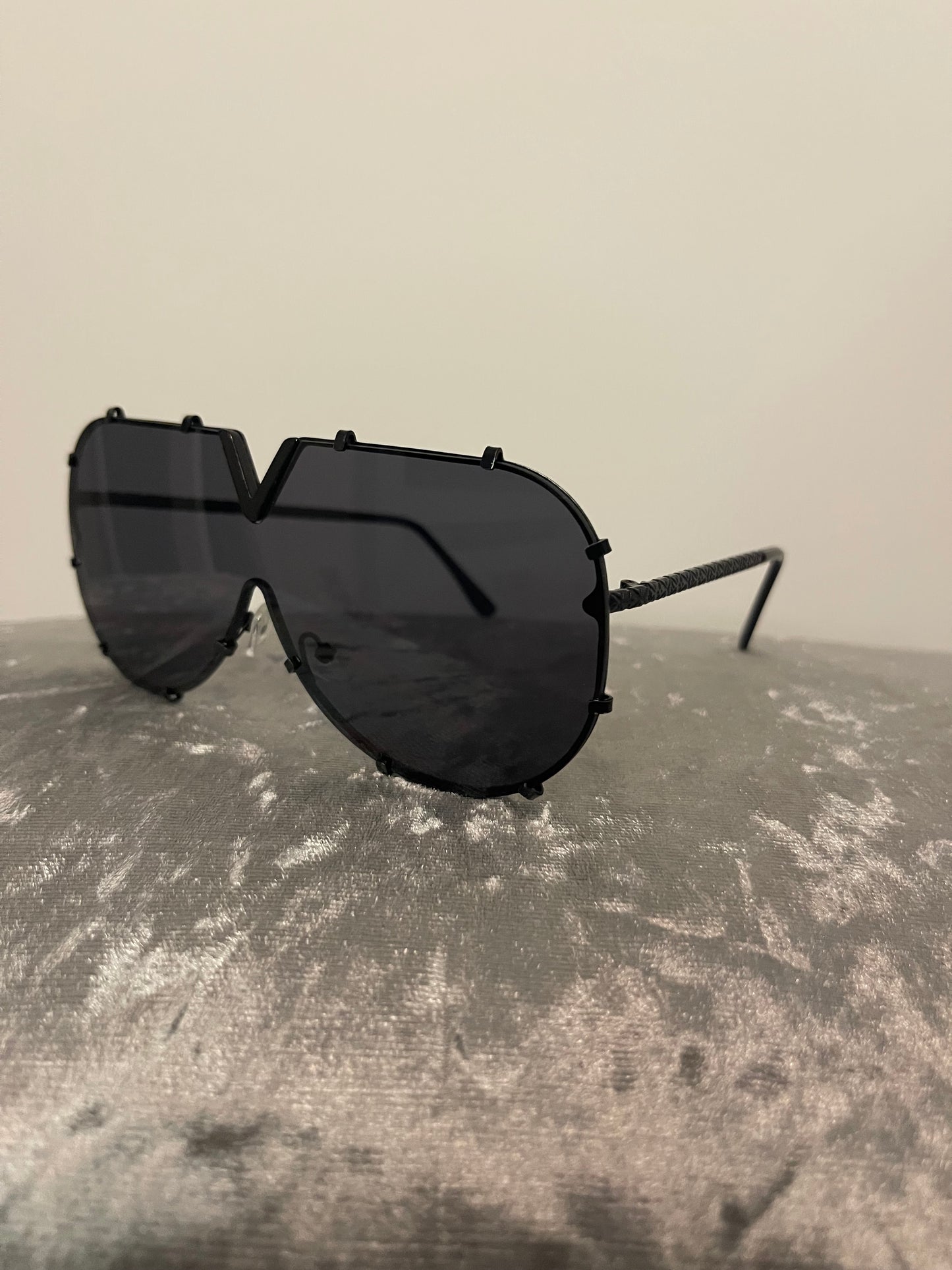 V SUNGLASSES🤎