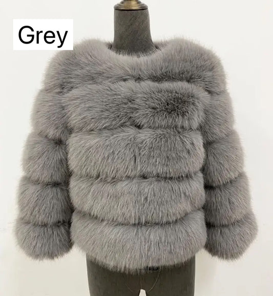 GREY FAUX FUR COAT🎀