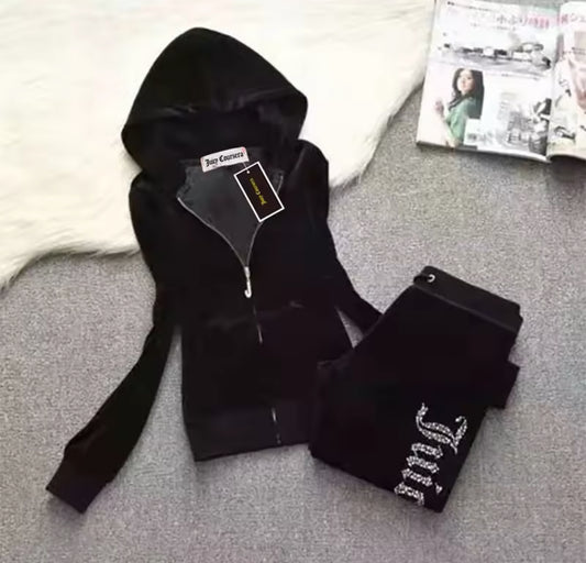 RHINESTONE TRACKSUIT🤍