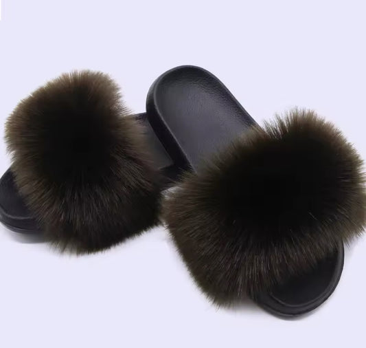 FAUX FUR SLIDERS☀️