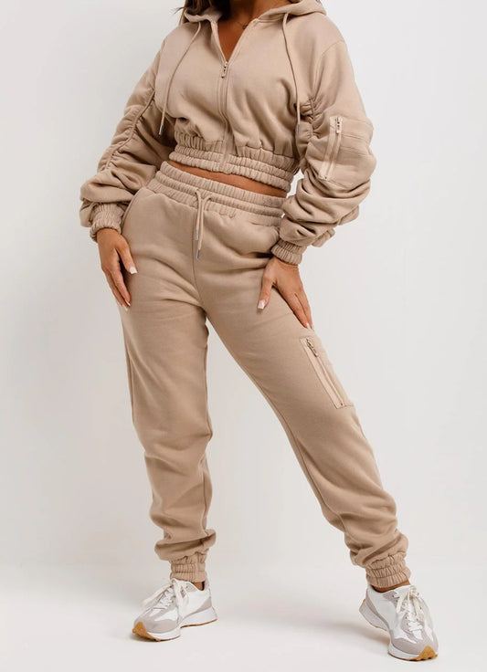 BEIGE CROPPED RUNCHED SLEEVE TRACKSUIT🤍